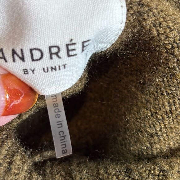 Andree By Unit oversizes Women's Olive Green Turtleneck Sweater Size Small - Picture 4 of 14